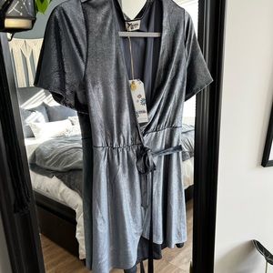 NEW ❤️ SHOW ME YOUR MUMU Andrea Wrap Dress